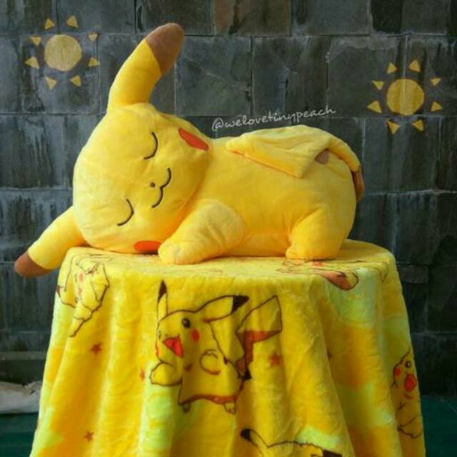 Bonmut Pikachu import boneka selimut pokemon