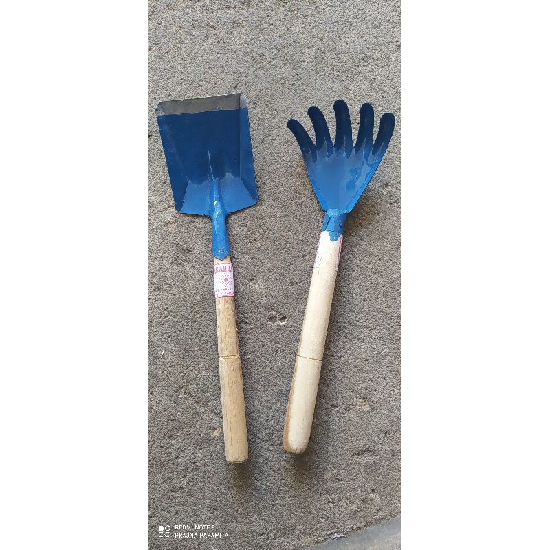 garuk dan skop kecil / garuk tanaman