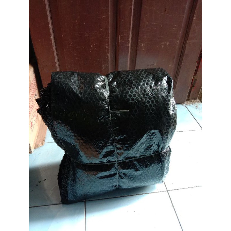 bubble warp hitam / putih obral lebar 62,5 cm panjang 10 meter