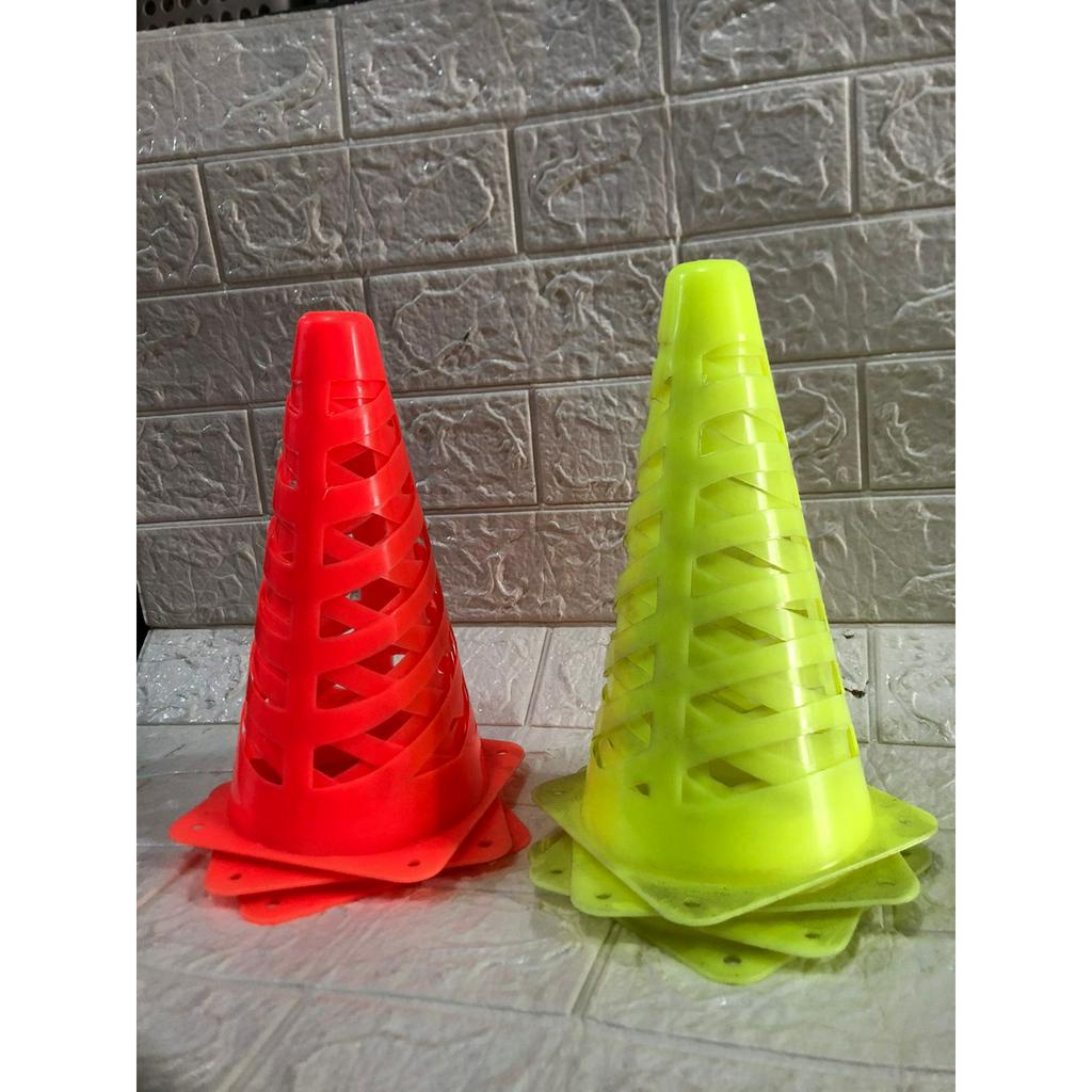 CONE KERUCUT BOLONG - ALAT OLAHRAGA - BAHAN PLASTIK DAN LENTUR