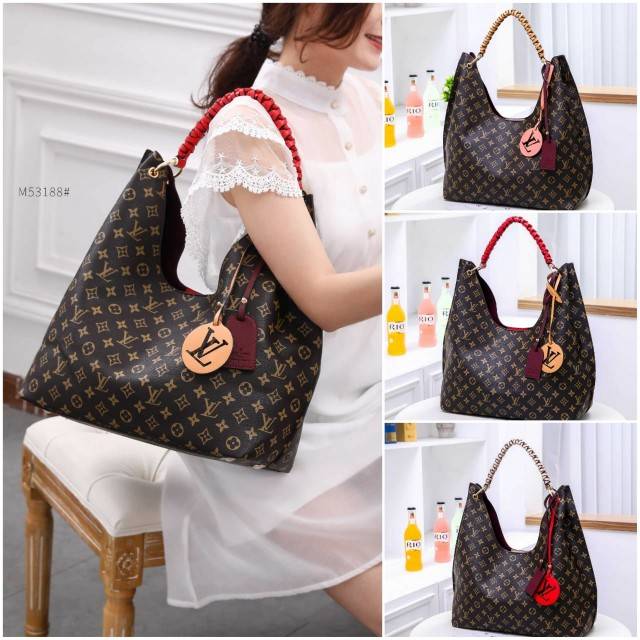 b Louis Vuitton Carmel Hobo Shoulder Bag M53188 Monogram

Quality : Semi Platinum