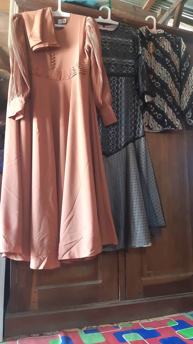 Gamis Couple-gamis Brukat Lace Maxmara Tile Doti - Kemeja Batik Pria