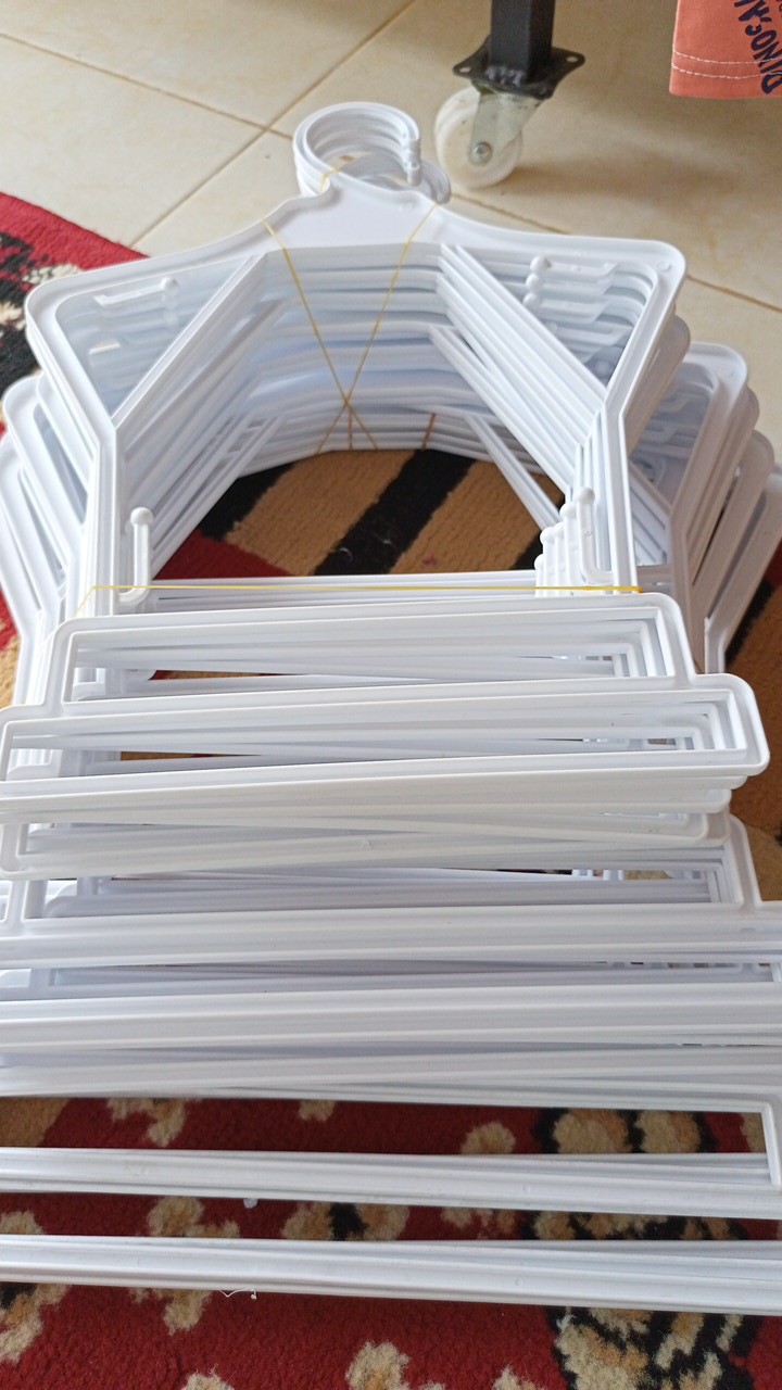 Gantungan / Hanger Setelan Baju Anak Ju 14 Plastik Orisinil