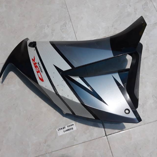 Sayap Fairing kanan CBR150R lokal original Hitam