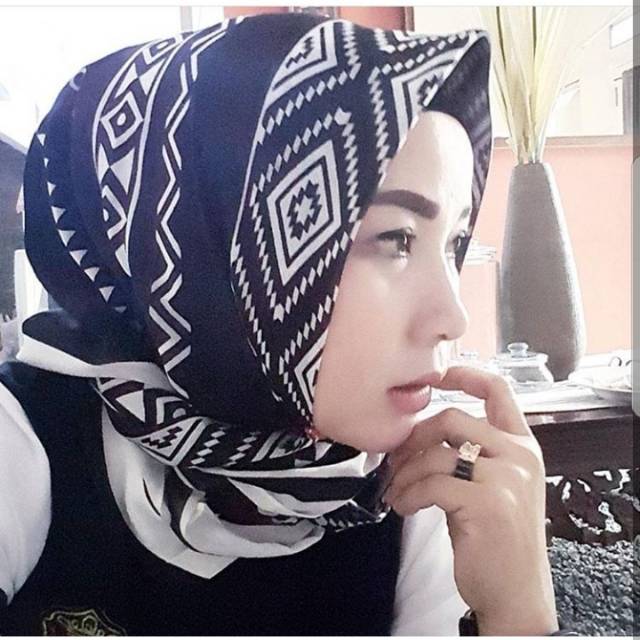 Kerudung BEEMEE