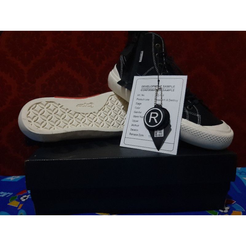 sepatu compass proto R&D hi size 42