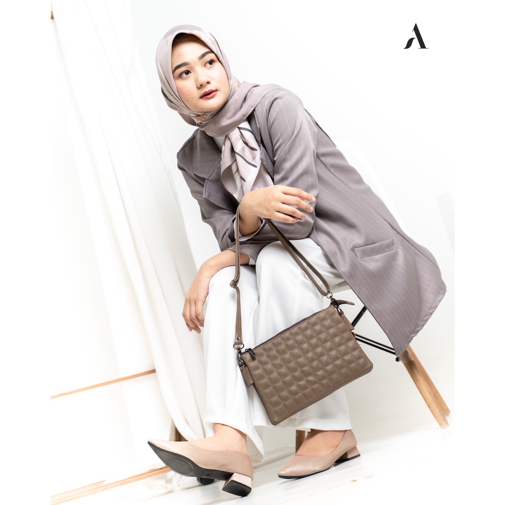 Reven Leather-Alona Leather Tas Slempang  Wanita Kekinian kulit Asli  Alona Kana Bag Trendy Fashiona
