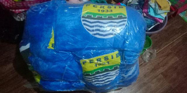 Karpet Rasfur Fullset Isi 8 Bantal Dan 1 Keset
