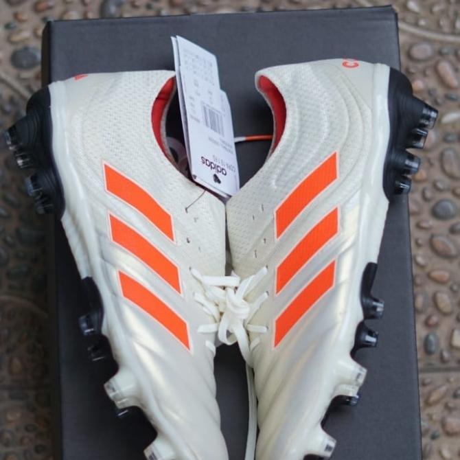 Sepatu Bola Adidas Copa 20.1 Champagne FG