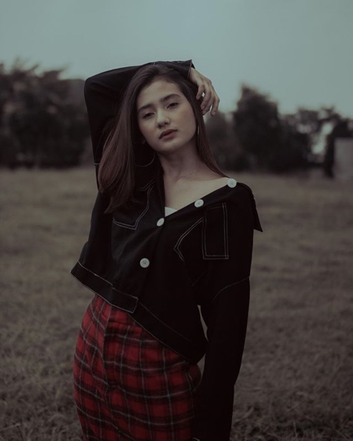 Black midi cropped jacket