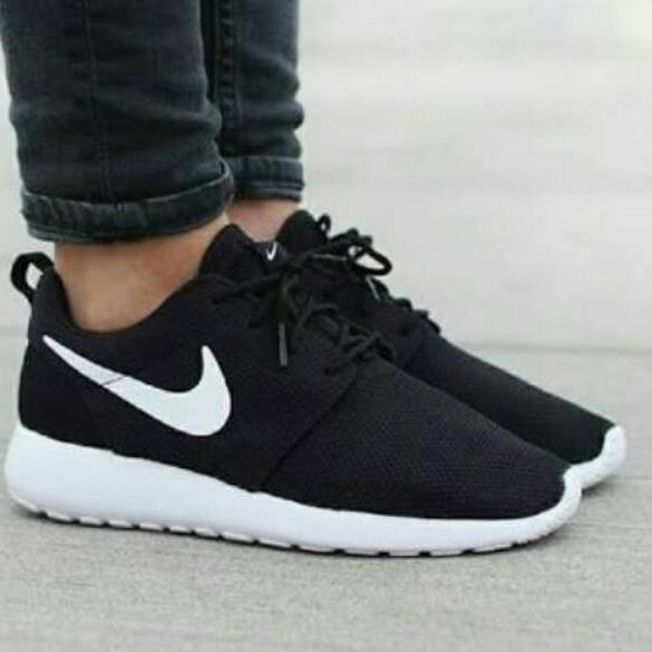 nike roshe run harga