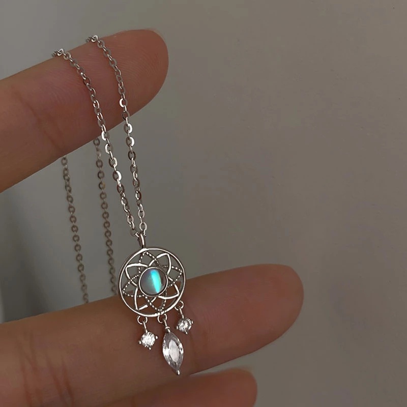 Kalung Liontin Dream Catcher Model Hollow Untuk Wanita