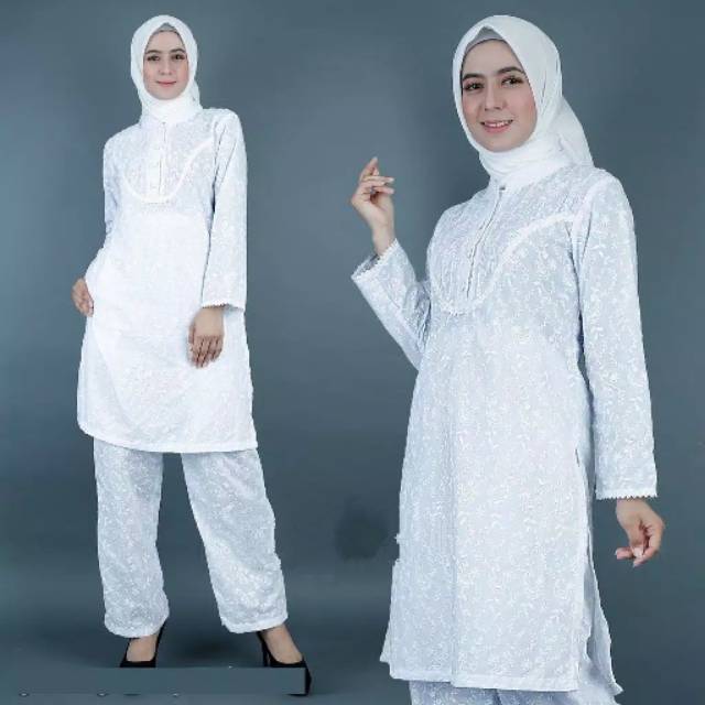 Setelan tunik dan celana panjang