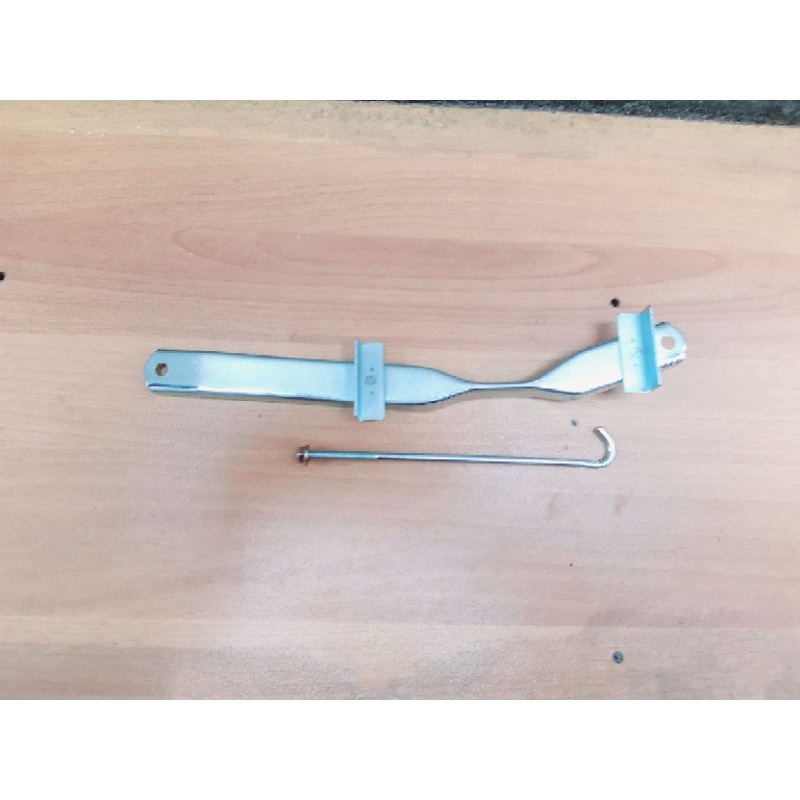 bracket tatakan aki innova diesel+baut