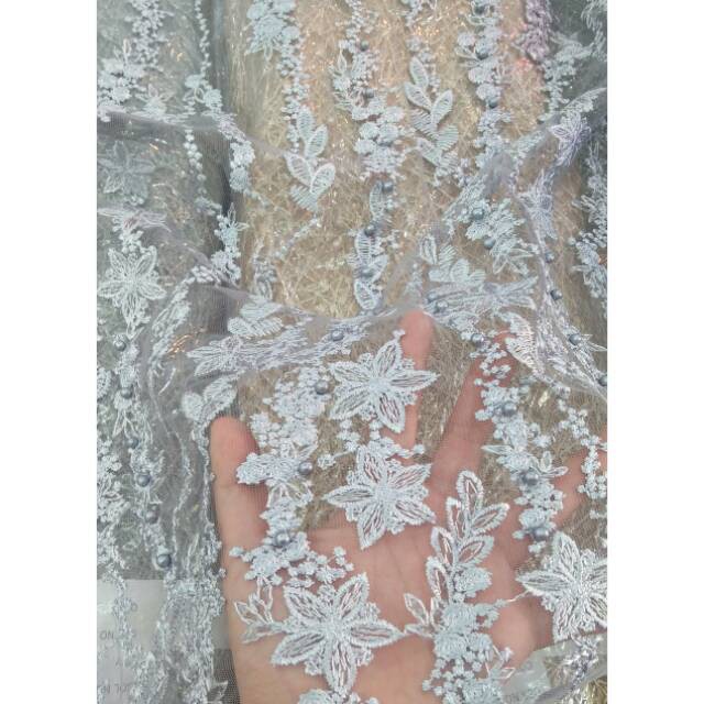 Tile akar bunga Paku