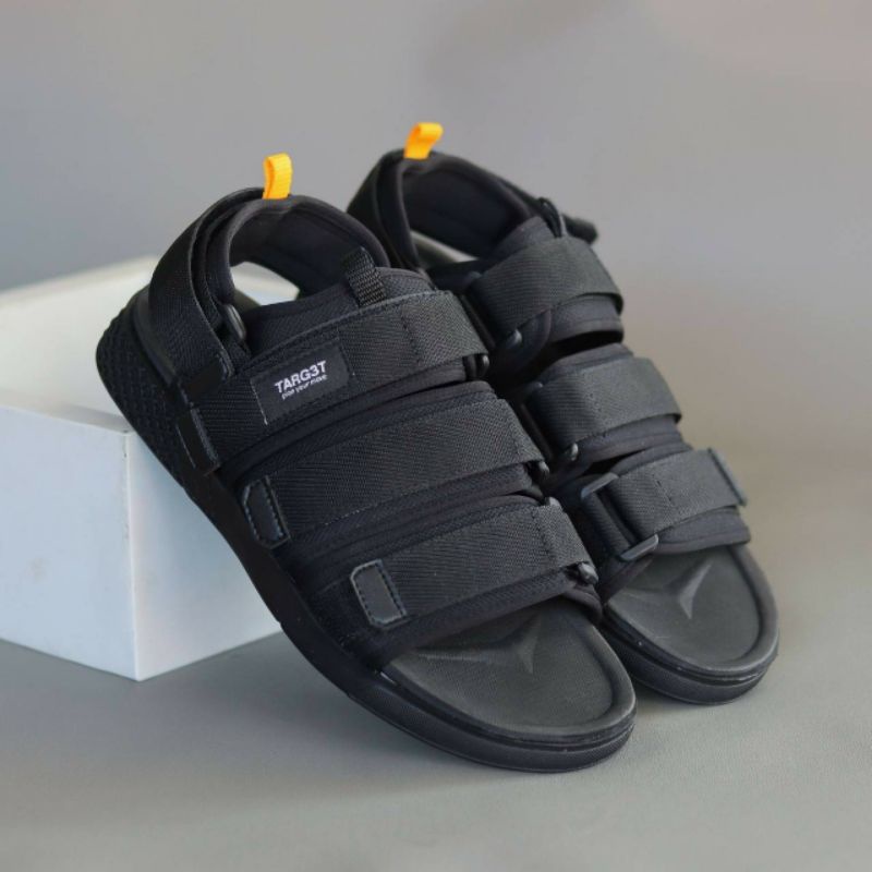 Sandal Pria Kekinian Sendal Casual Outdoor Traveling Sepatu Sandal Santai Keren Original Terbaru