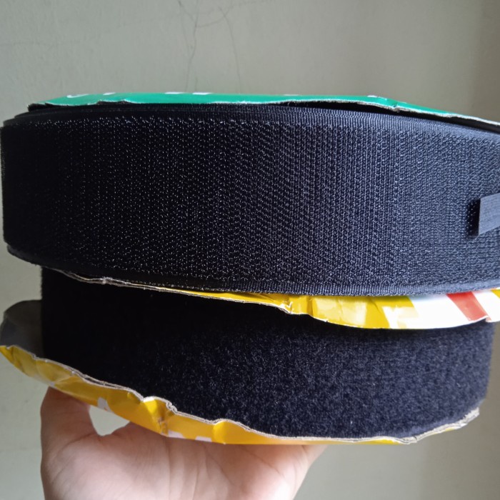 

Mudah Magic Tape Perekat Kain Velcro 5 Cm Roll Bagus