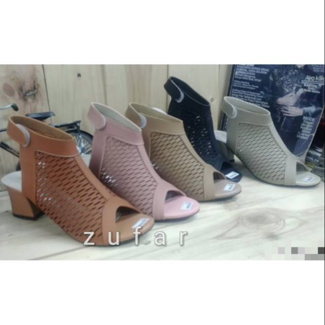 Alzena Chunky Heels (LSR-02)