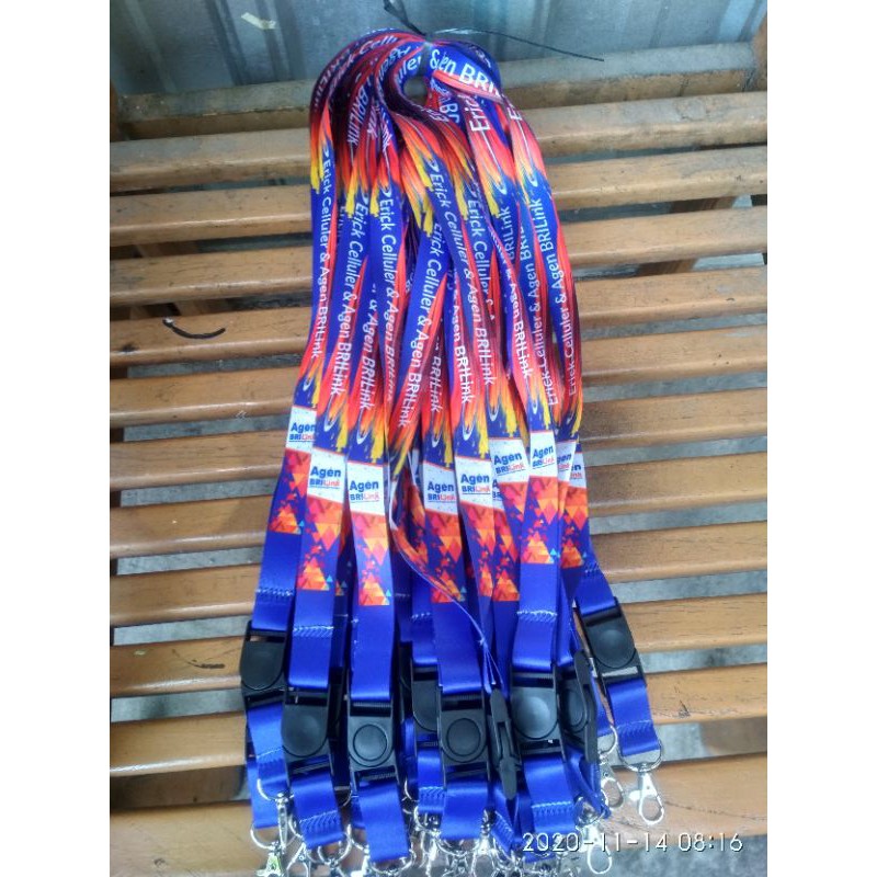 

lanyard custom 2