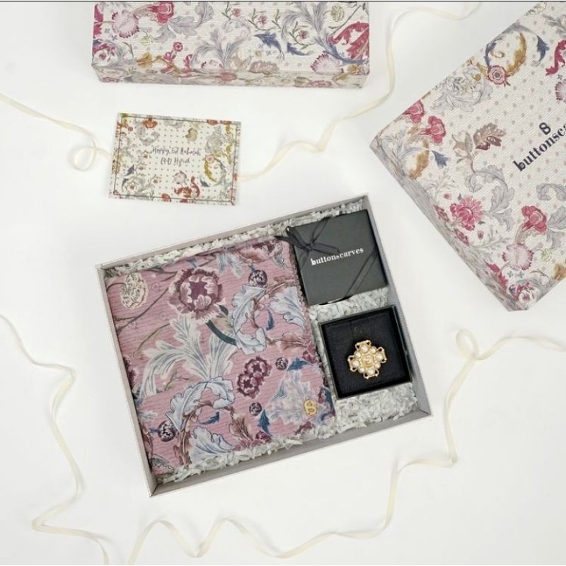 Buttonscarves Royal Hampers Guzel