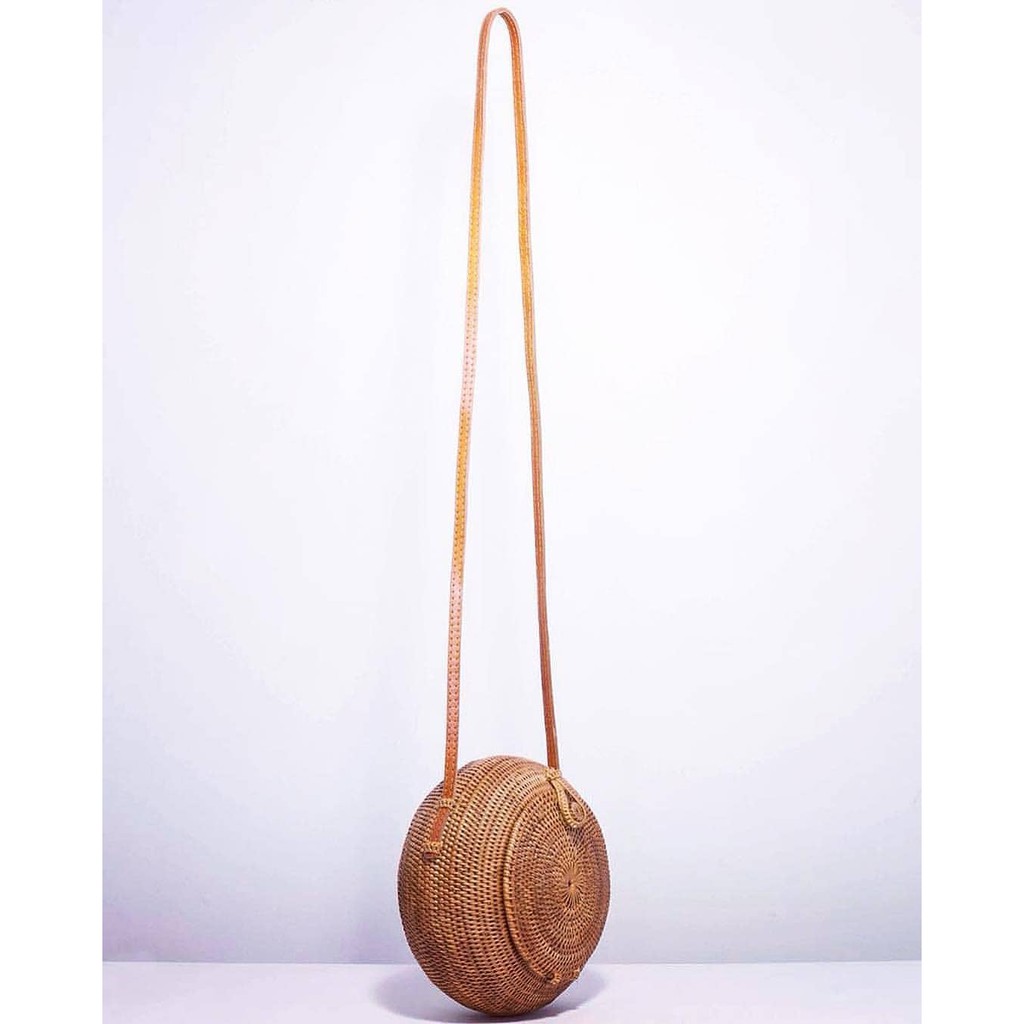 

TAS ROTAN BOLA KANCING PITA