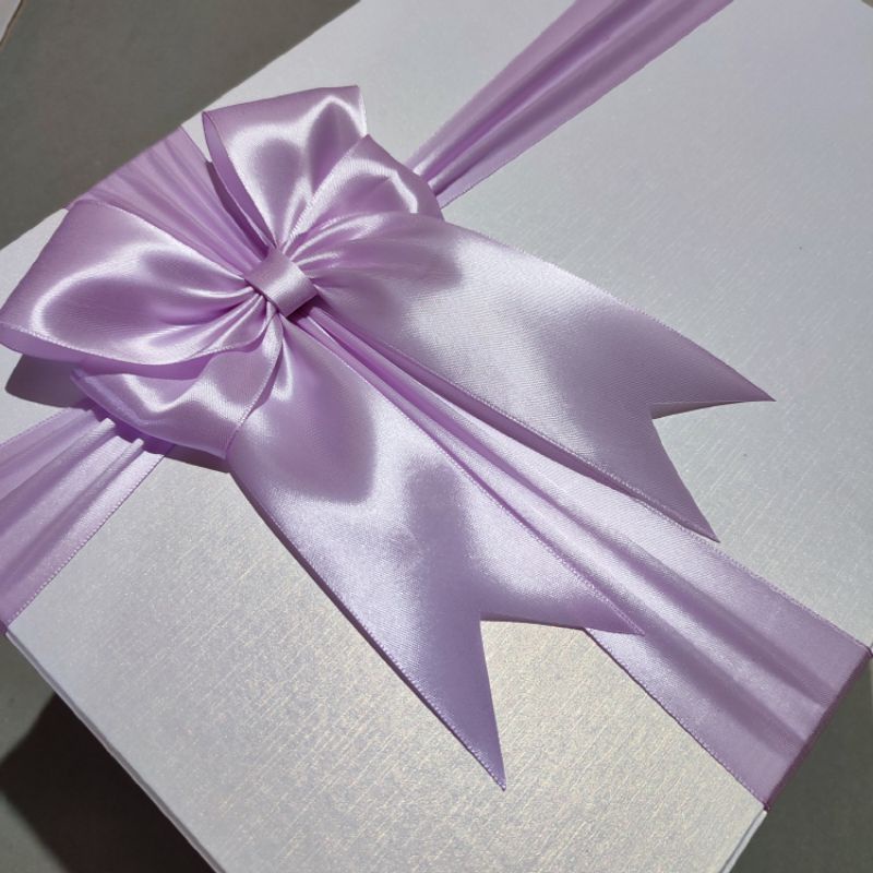 BOX KADO JUMBO PUTIH PITA LILAC / KOTAK HADIAH SPECIAL