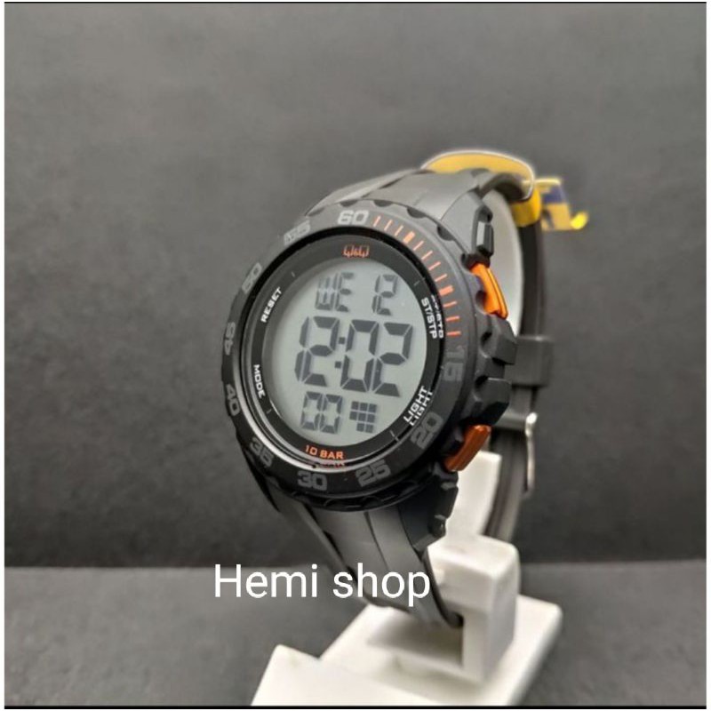 Jam Tangan Digital Pria Q&Q Tali Karet Hitam M198J802Y Original