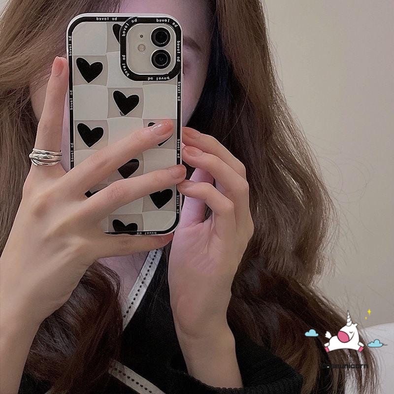 Softcase Black White Love Lens Cover IPHONE 6 6S 6G 7 8 6+ 6S+ 7+ 8+ SE 2020 X XR XS MAX 11 11PRO 11PROMAX 13 13PRO 13PRO MAX 12 12PRO 12PROMAX PRO MAX PLUS Case TPU Kotak Kotak Hati Cewek Mamba Girls Casing