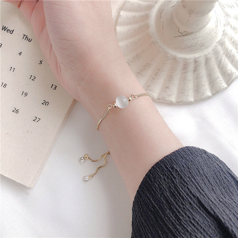 Gelang Kristal Moonstone Strawberry Adjustable Gaya Korea Untuk Wanita