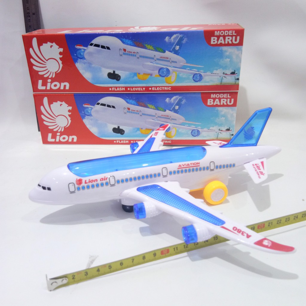 Mainan Pesawat Terbang Lion Air -  Airbus A380  Bump And Go - 535-121