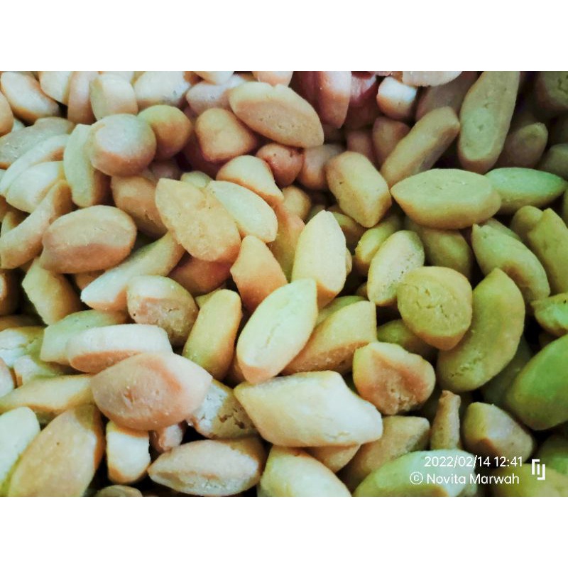 

biji Ketapang khas Jakarta super renyah