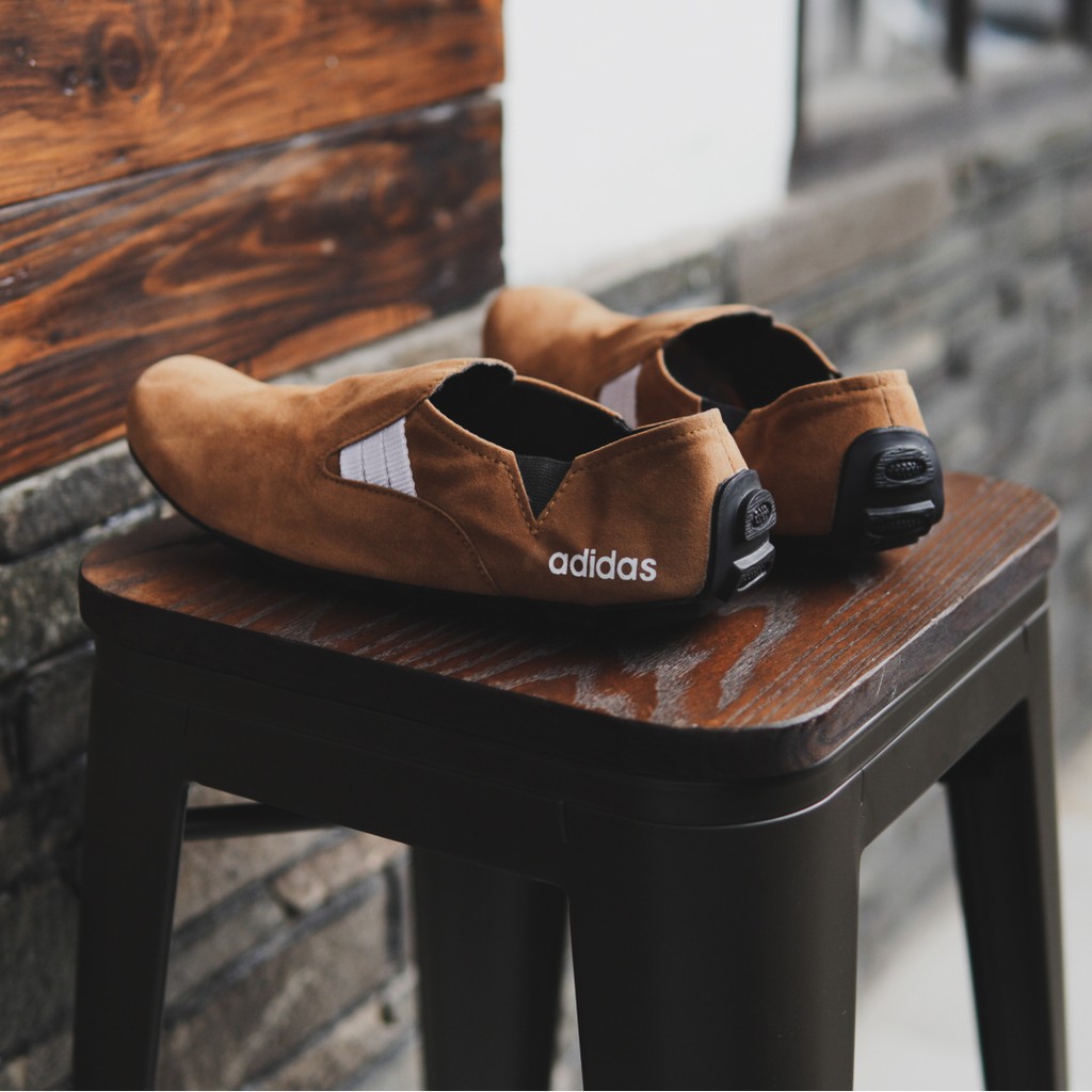 MS Shop - Bayar Ditempat! Sepatu Selop Pria Adidas Suarez TAN Formal Kasual Slop Santai Slip On Laki