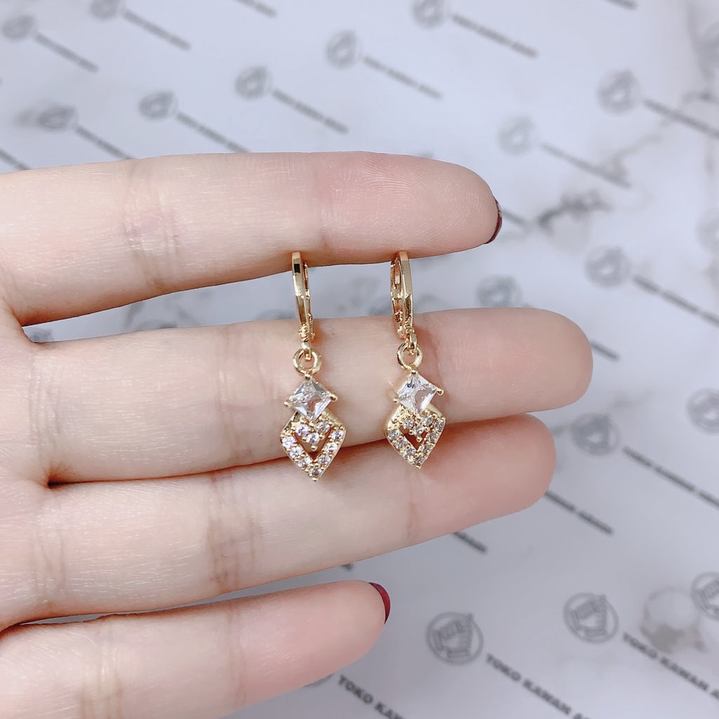 Anting Xuping Gold Perhiasan Fashion Wanita Model Clip lapis Warna Emas *33