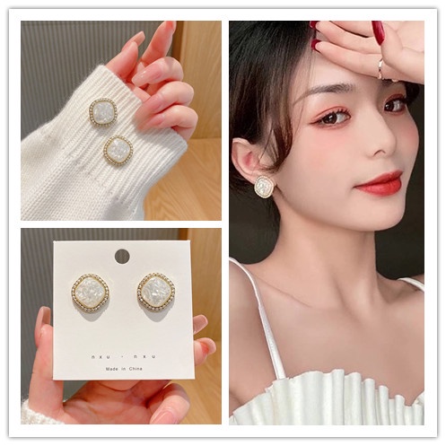 Anting stud Bentuk Kotak Motif Bunga Gaya retro Korea Untuk Wanita