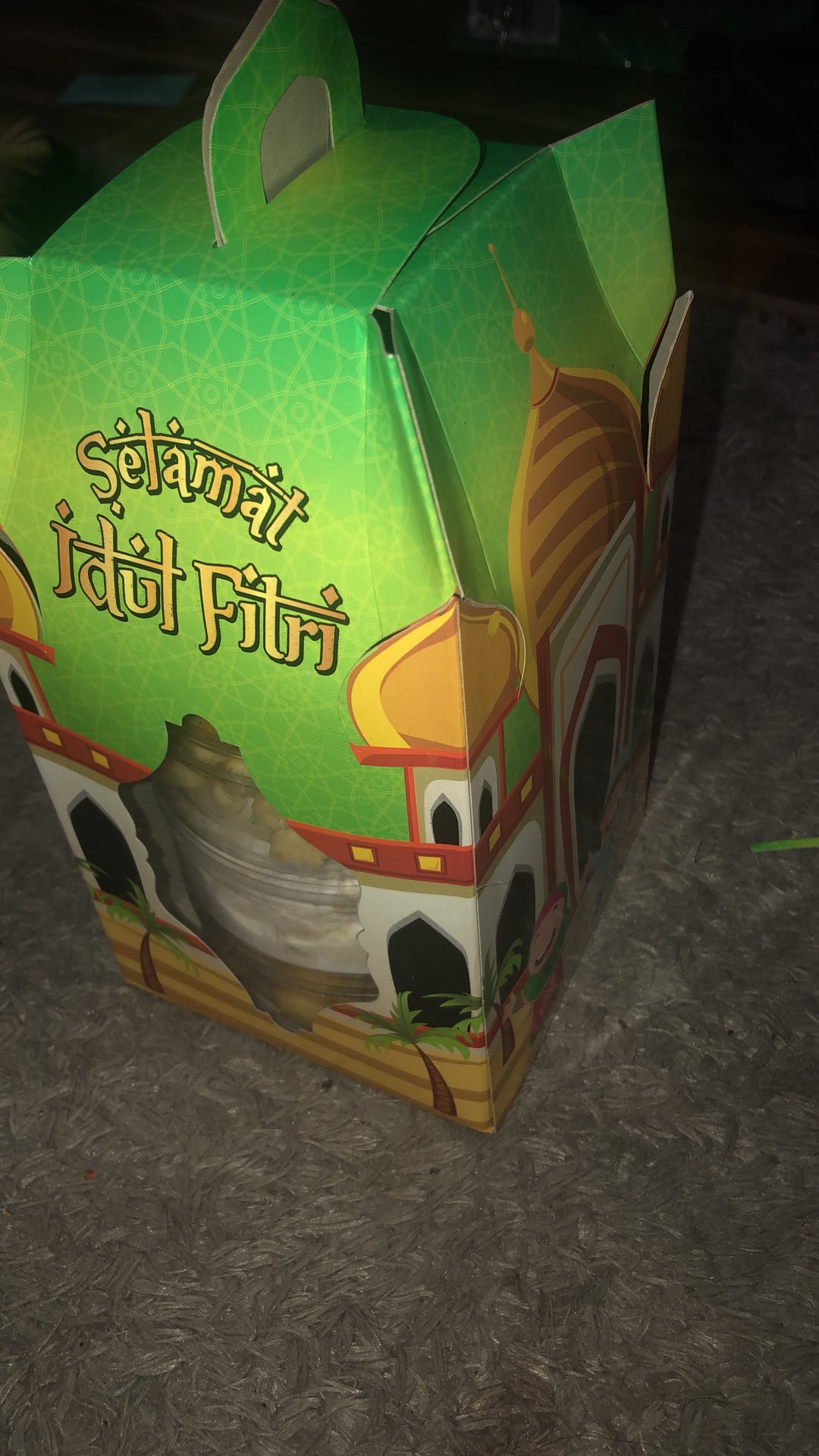 Box Kuker Tema Lebaran Hijau Kuning Gambar Kartun Uk 14.5x14.5x20cm Muat Toples 500gr Dan 250gr