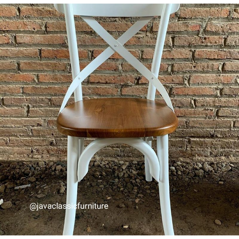 KURSI MAKAN SILANG CAFE RESTO AMERICAN STYLE BAHAN KAYU JATI FINISHING NATURAL KOMBINASI DUCO-1