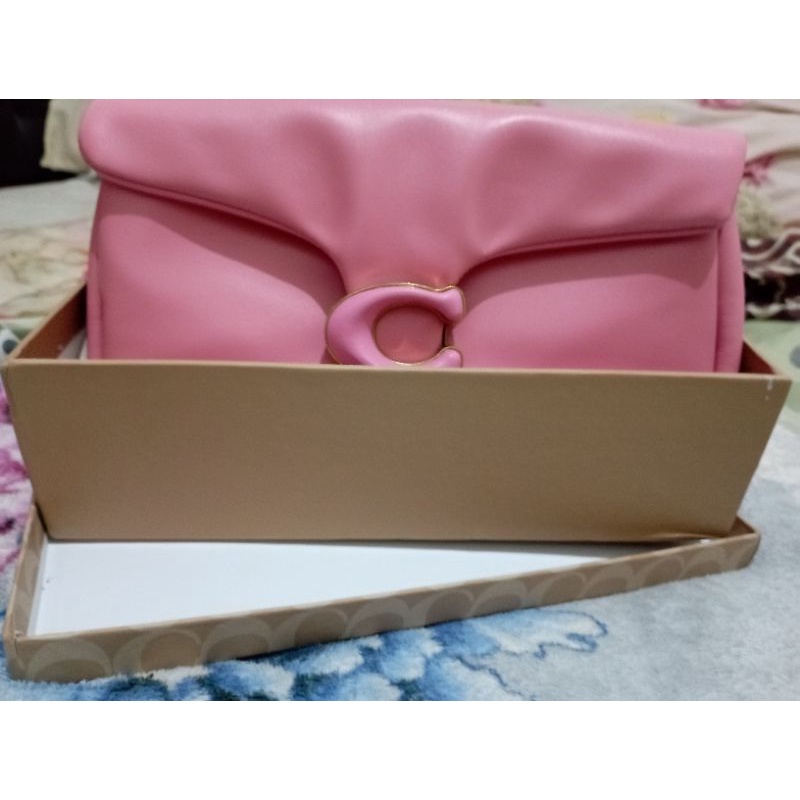 tas coach pillow tabby pink