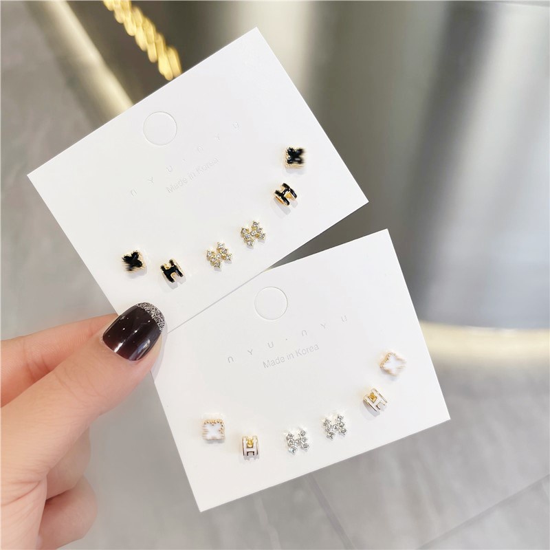 Set Anting Tusuk Desain Daun Clover Hollow Gaya Korea Untuk Wanita