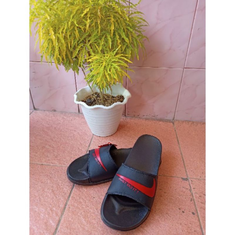 SANDAL SELOP N1KE - Sendal Pria Wanita - Sendal Slop Karet -Harga Paling Murah Warna Hitam Bet Putih