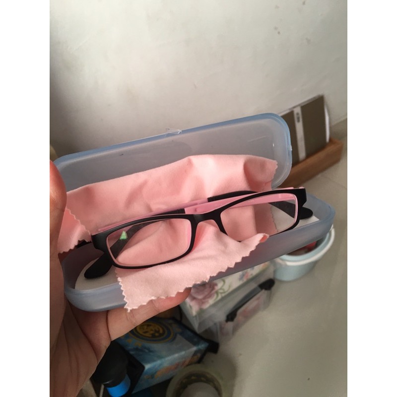 kacamata pink (  minus 0.25 )