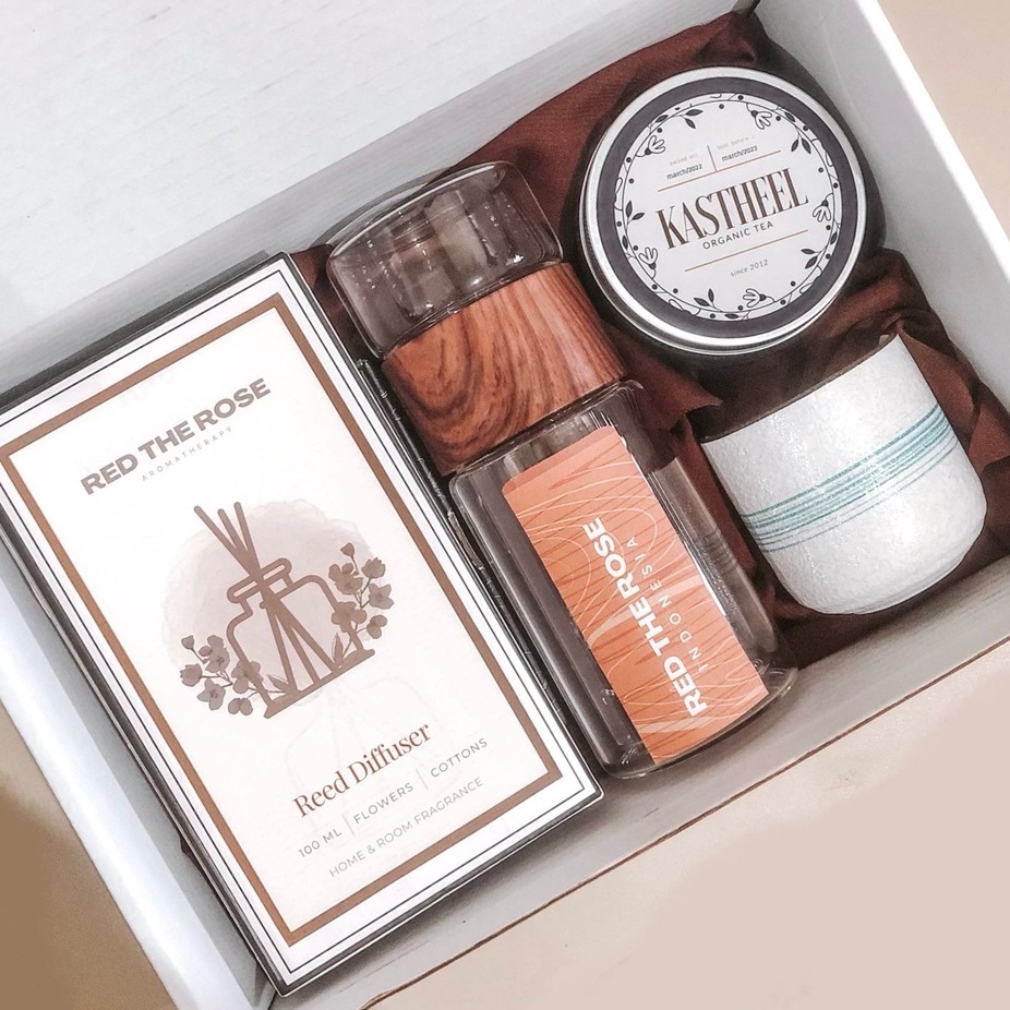 Red The Rose : We Care Package | Kado Wisuda | Hampers | Parsel Corporate | Kado Ultah | Hampers Ulang Tahun | Hampers Custom | Hadiah Ulang Tahun | Gift Set Event | Kado | Wedding Gift | Anniversary | Birthday Parcel | Kado Pernikahan | Gift