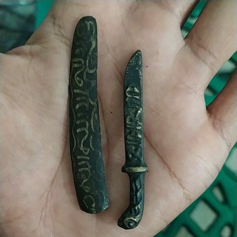 BARANG ANTIK KOLEKSI PEDANG MINI