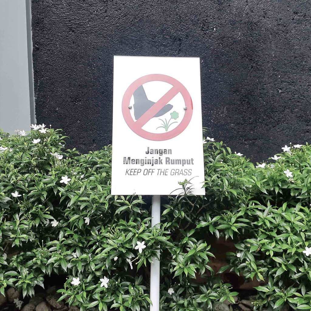 Jual Rambu Akrilik Jangan Menginjak Rumput Dilarang Menginjak Rumput 
