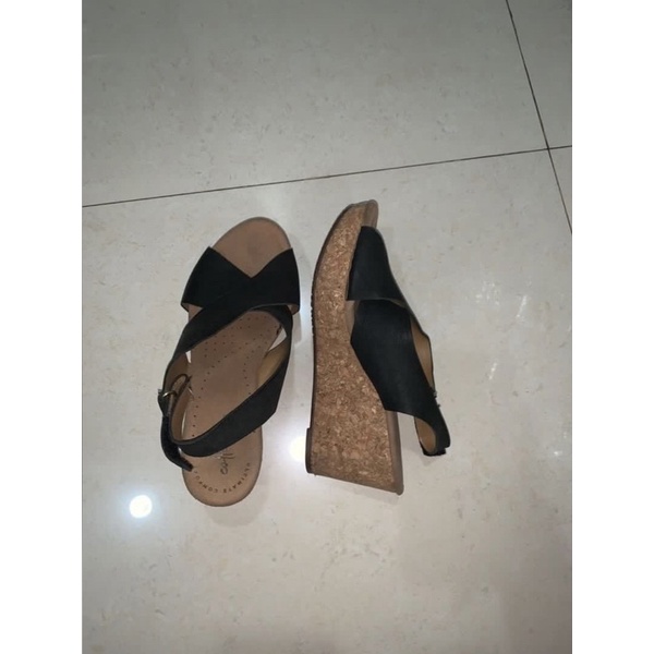 High Heels Clarke Wedges Hitam size 36 Preloved