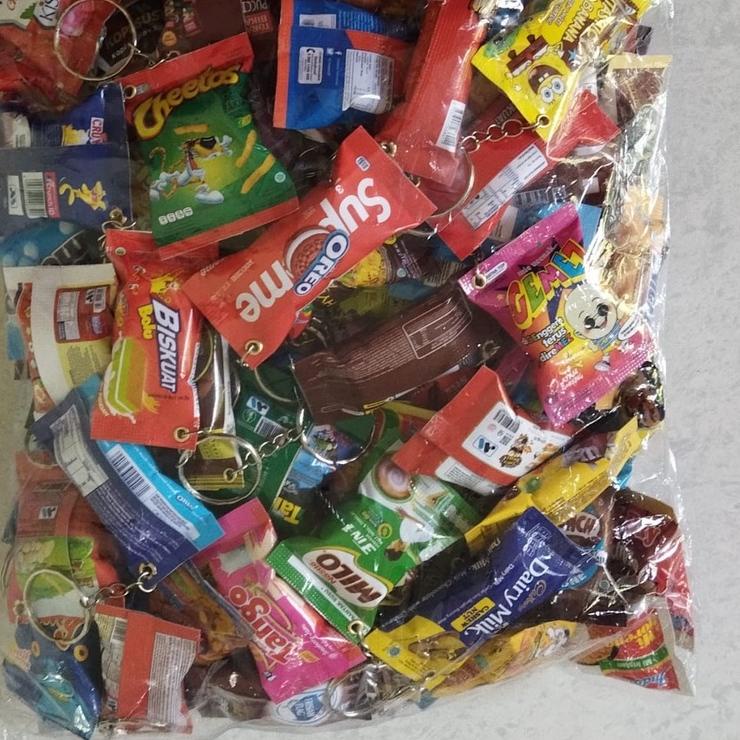 NEW PRODUCT  9.9 1 PAKET ISI 100 PCS GANTUNGAN KUNCI SNACK MAKANAN MINUMAN MURAH SOUVENIR PERNIKAHAN