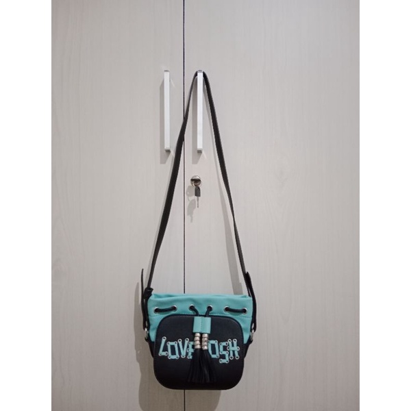 preloved slingbag gosh