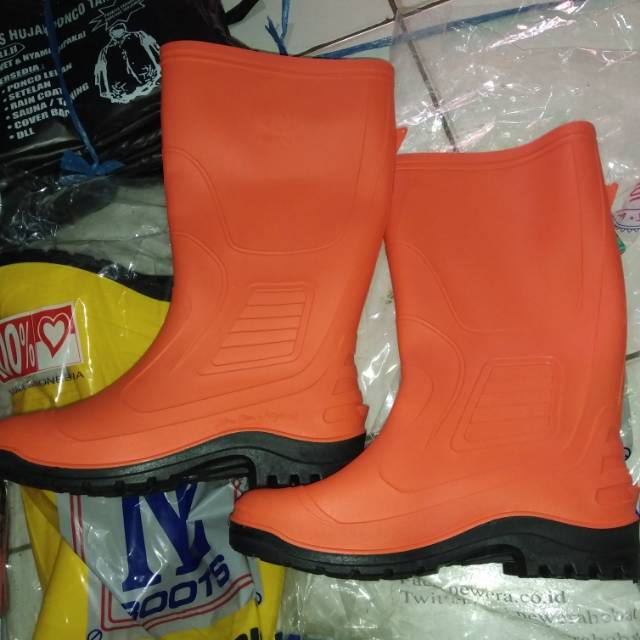 Sepatu boots APD NEW ERA