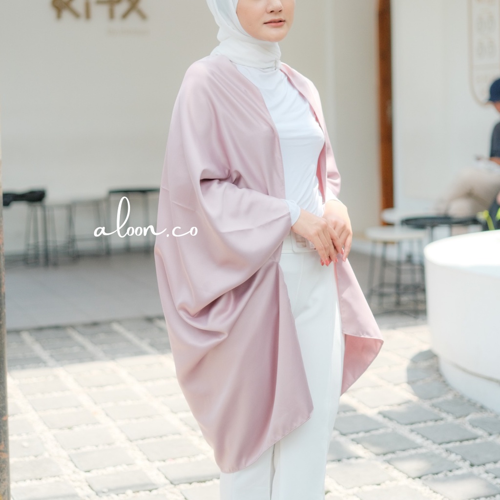 Levina Outer Polos Bahan Satin Premium – Outer Scraft Wanita Polos