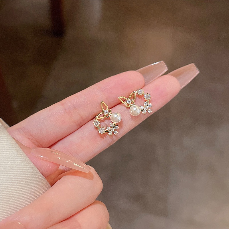 Anting Stud Desain Kupu-Kupu Aksen Mutiara Bahan 925 silver needle Zircon Untuk Wanita