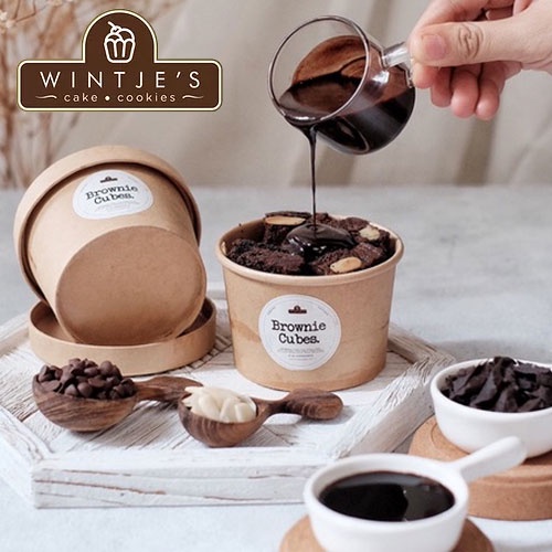 

[Wintjes Cake and Cookies] Brownies cup 160 gr dengan topping coklat special